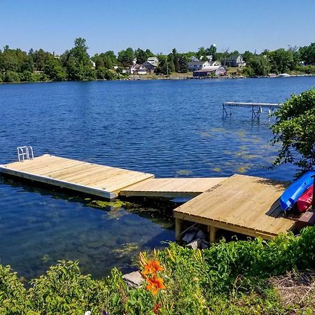 Family Cottage On Chaumont Bay, Walk To Downtown Экстерьер фото