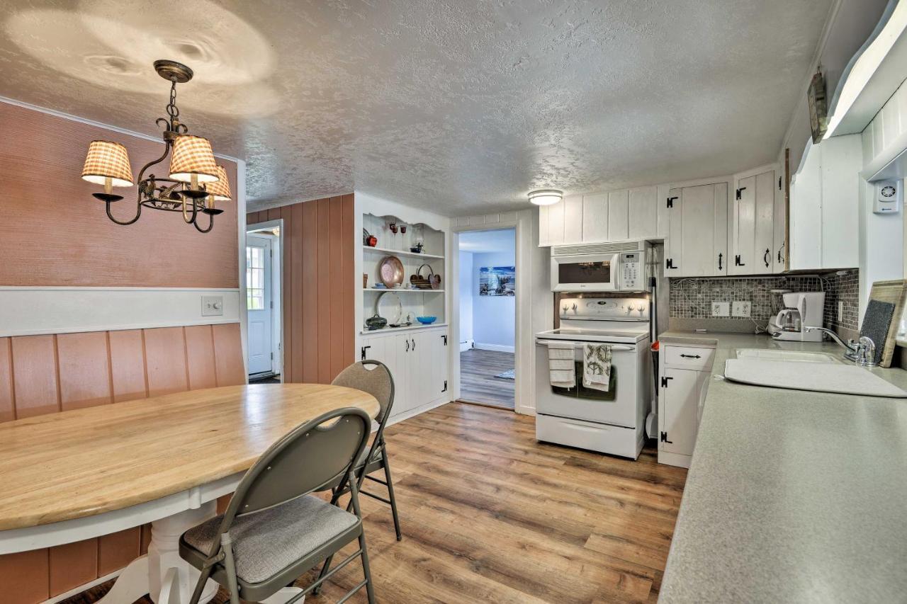 Family Cottage On Chaumont Bay, Walk To Downtown Экстерьер фото