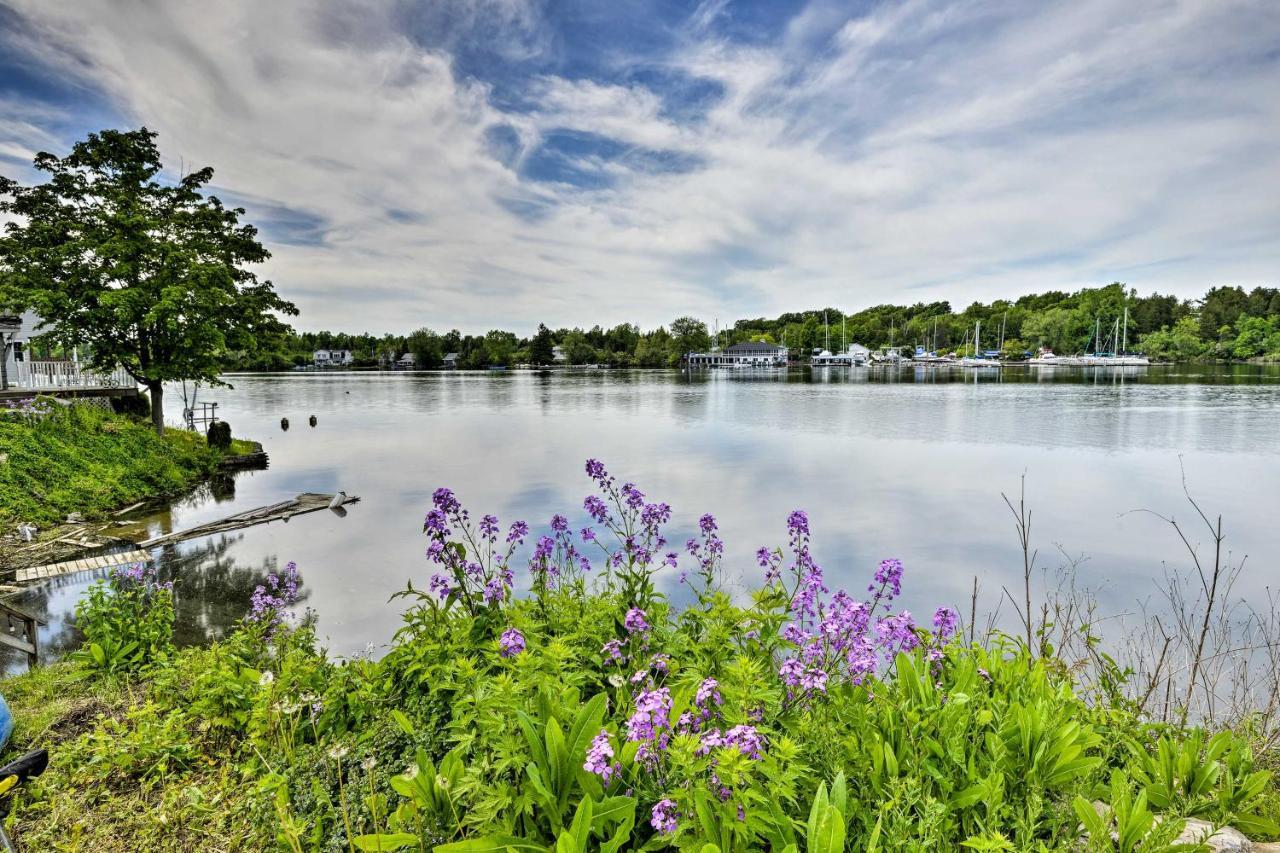 Family Cottage On Chaumont Bay, Walk To Downtown Экстерьер фото