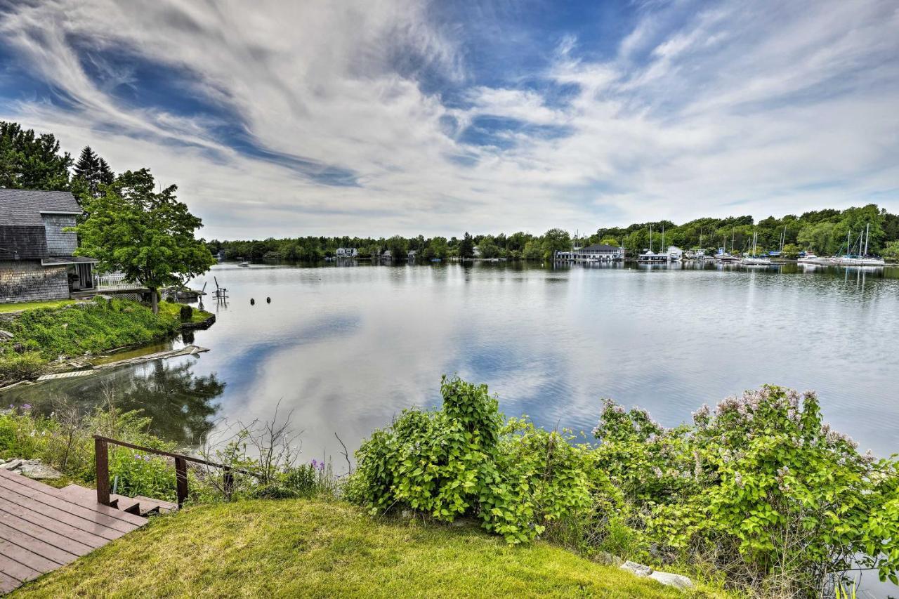 Family Cottage On Chaumont Bay, Walk To Downtown Экстерьер фото