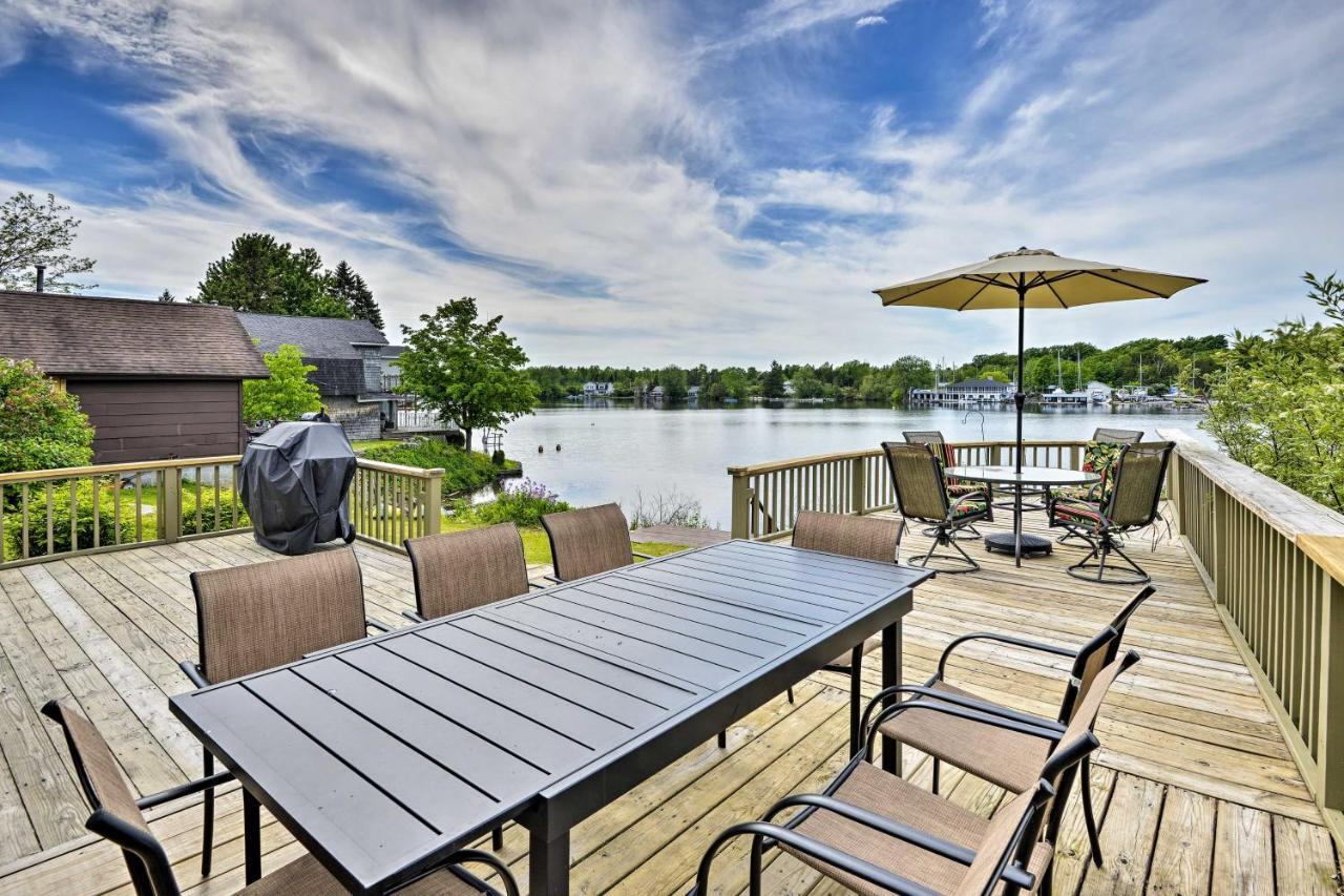 Family Cottage On Chaumont Bay, Walk To Downtown Экстерьер фото
